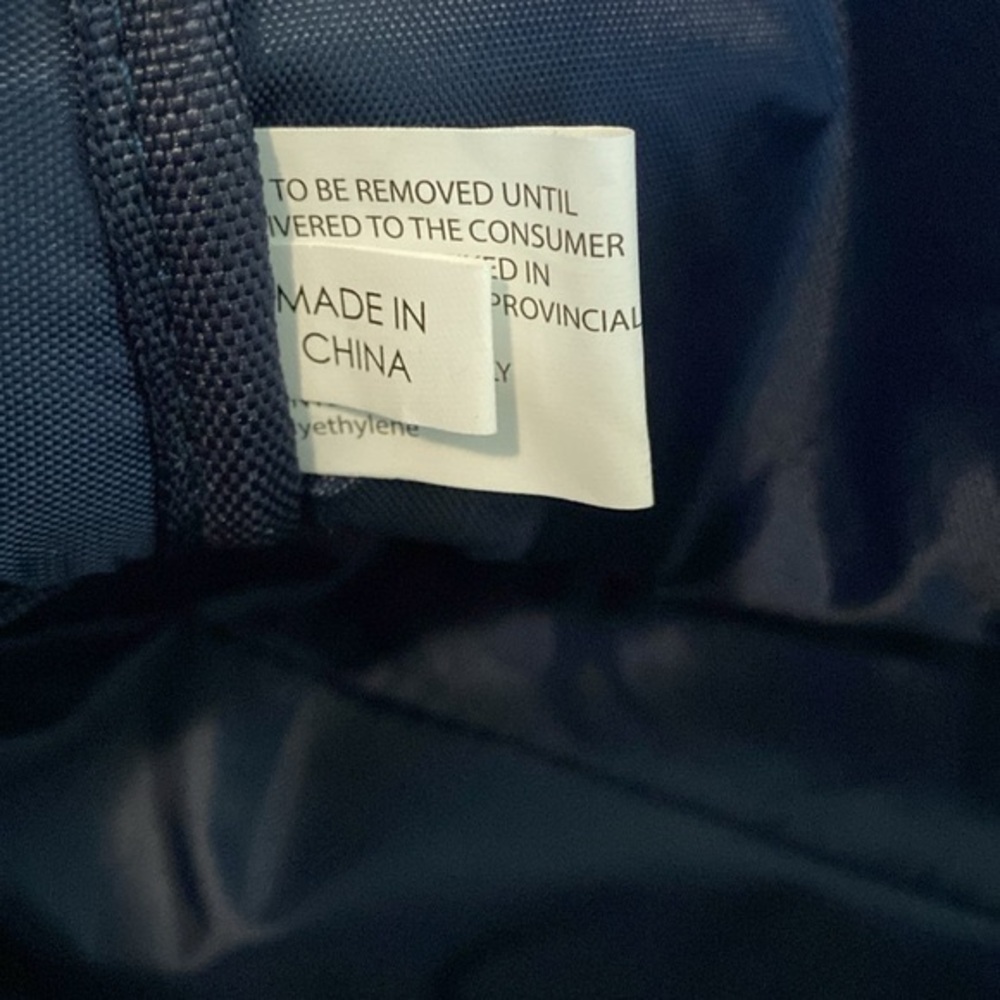 BNWT Lucky Brand Multi  functional Travle Wedge Pouch - Picture 10 of 11